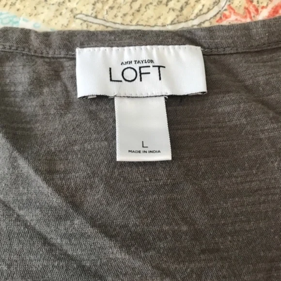 Loft Gray Floral Embroidered Like Patterned Neckline Blouse Size Large - Picture 6 of 7